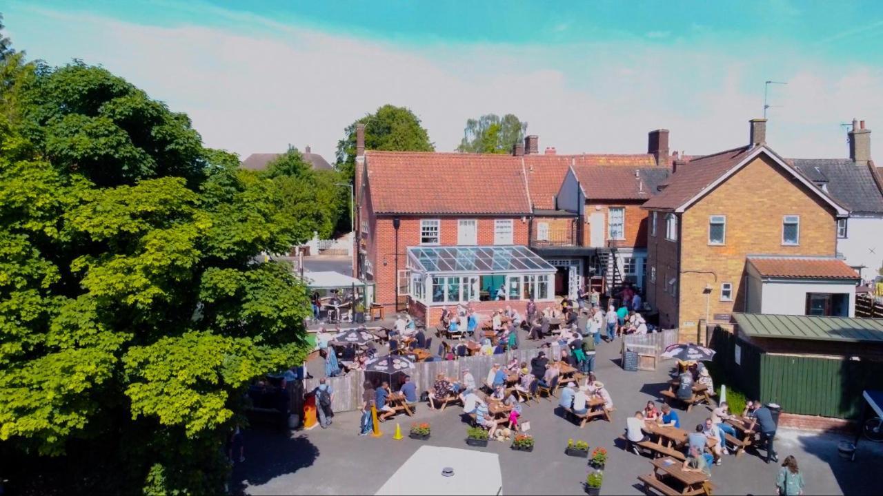 The George Hotel, Dereham Экстерьер фото